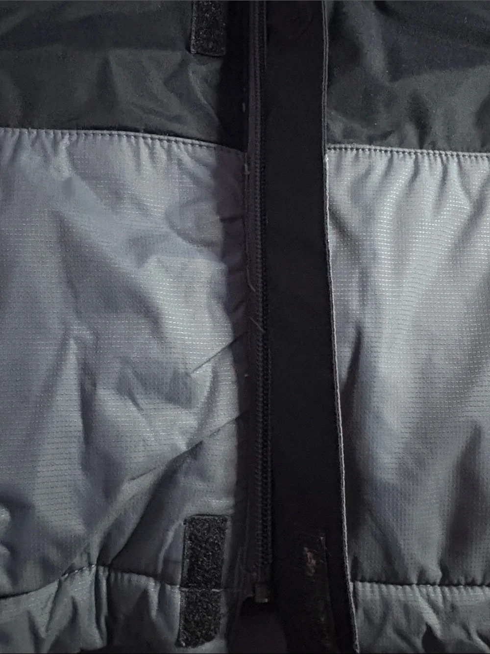 Columbia Boys (XS) Black & Gray Insulated Hooded Winter Jacket.